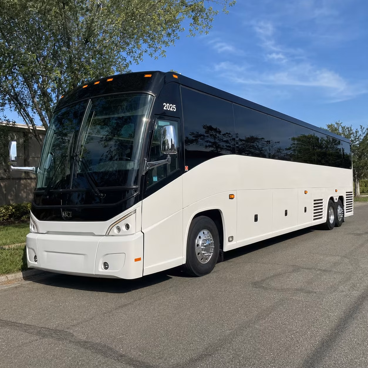 cedar rapids groups heading to chicago love long distance charter bus rentals