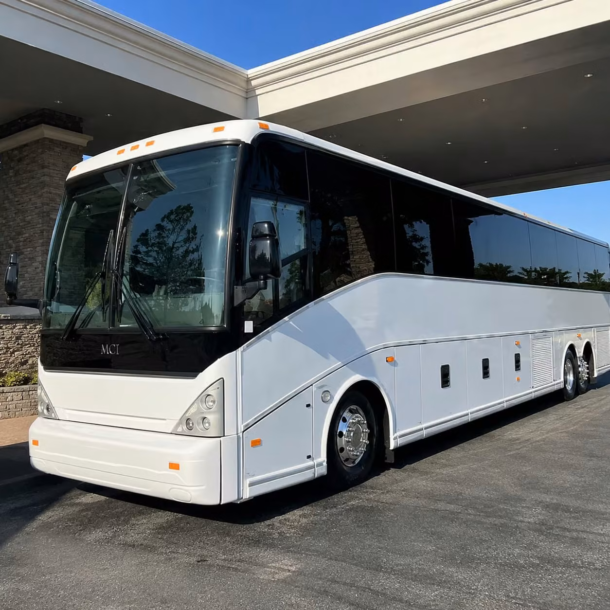 shuttle your group seamlessly between cid and cedar rapids hotels