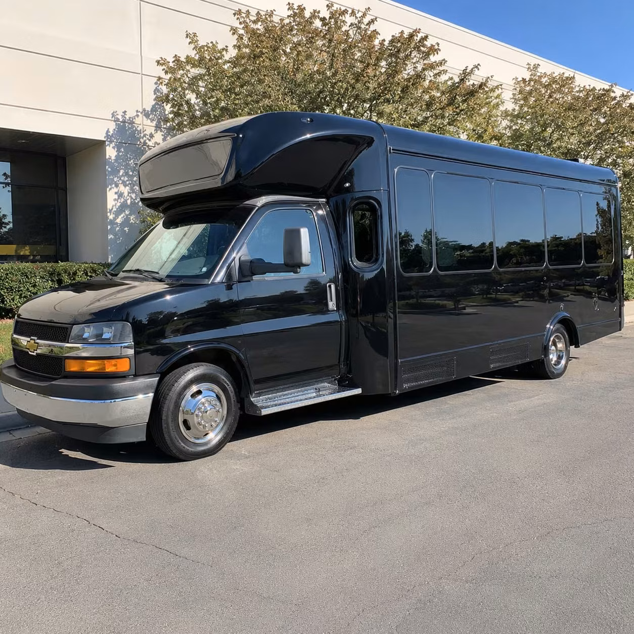 we help you compare party buses minibuses and charter buses for cedar rapids shows
